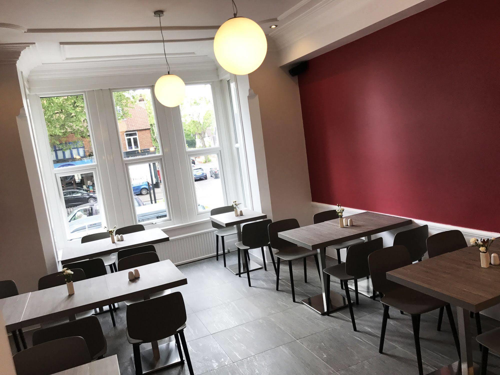 Gidea Park Hotel Romford Exterior photo